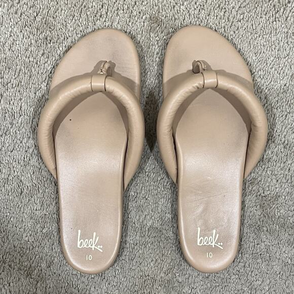 BEEK Ruby Thong Thong Sandals Tan Size 10 Comfort Boho Puffy Beach Pool Resort - Picture 6 of 7